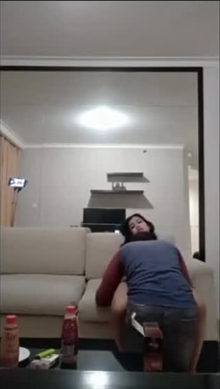 风骚变性人长期饥渴，渴望男同粗暴插入，却无人问津！